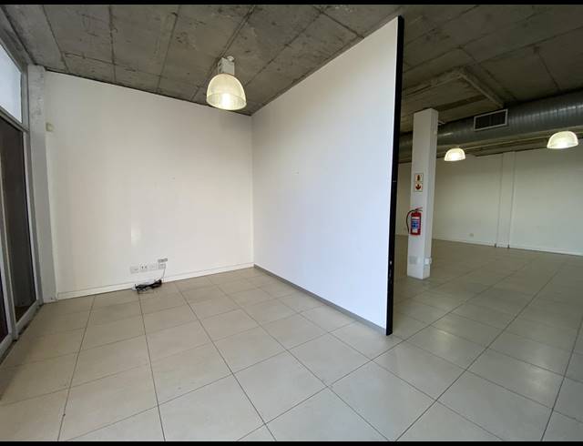152M² OFFICE FOR SALE IN PAARDEN EILAND